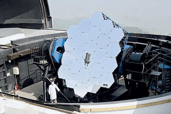 Micro-Epsilon erhält Großauftrag für Spiegelteleskop